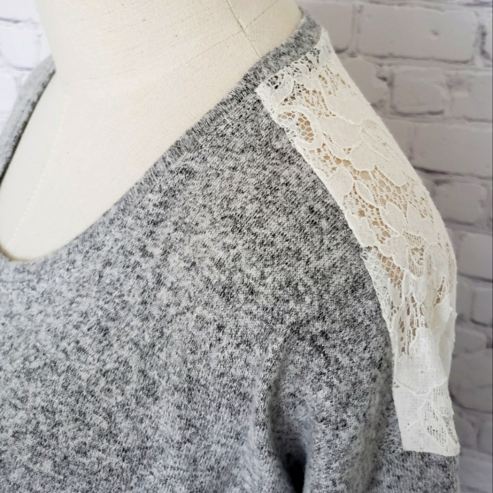 KENSIE Long Sleeve Soft Sweater with Solid Lace Back--M